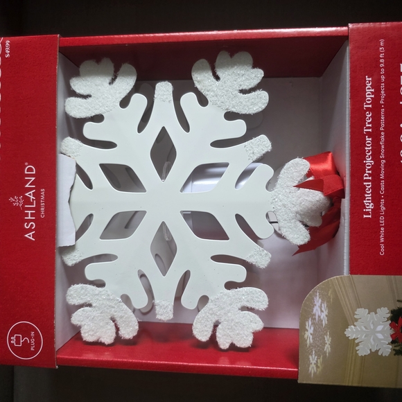 Ashland White Snowflake Tree Topper - Picture 1 of 3